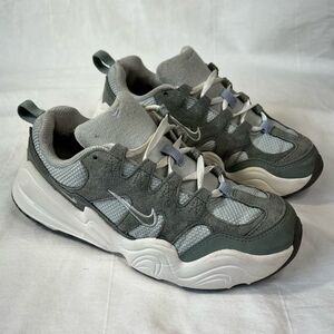 Nike Tech Hera, women’s 6.5